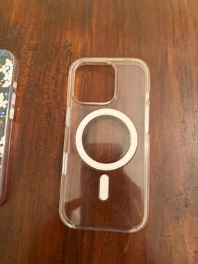 Apple Iphone 16 Pro MagSafe Case- Clear